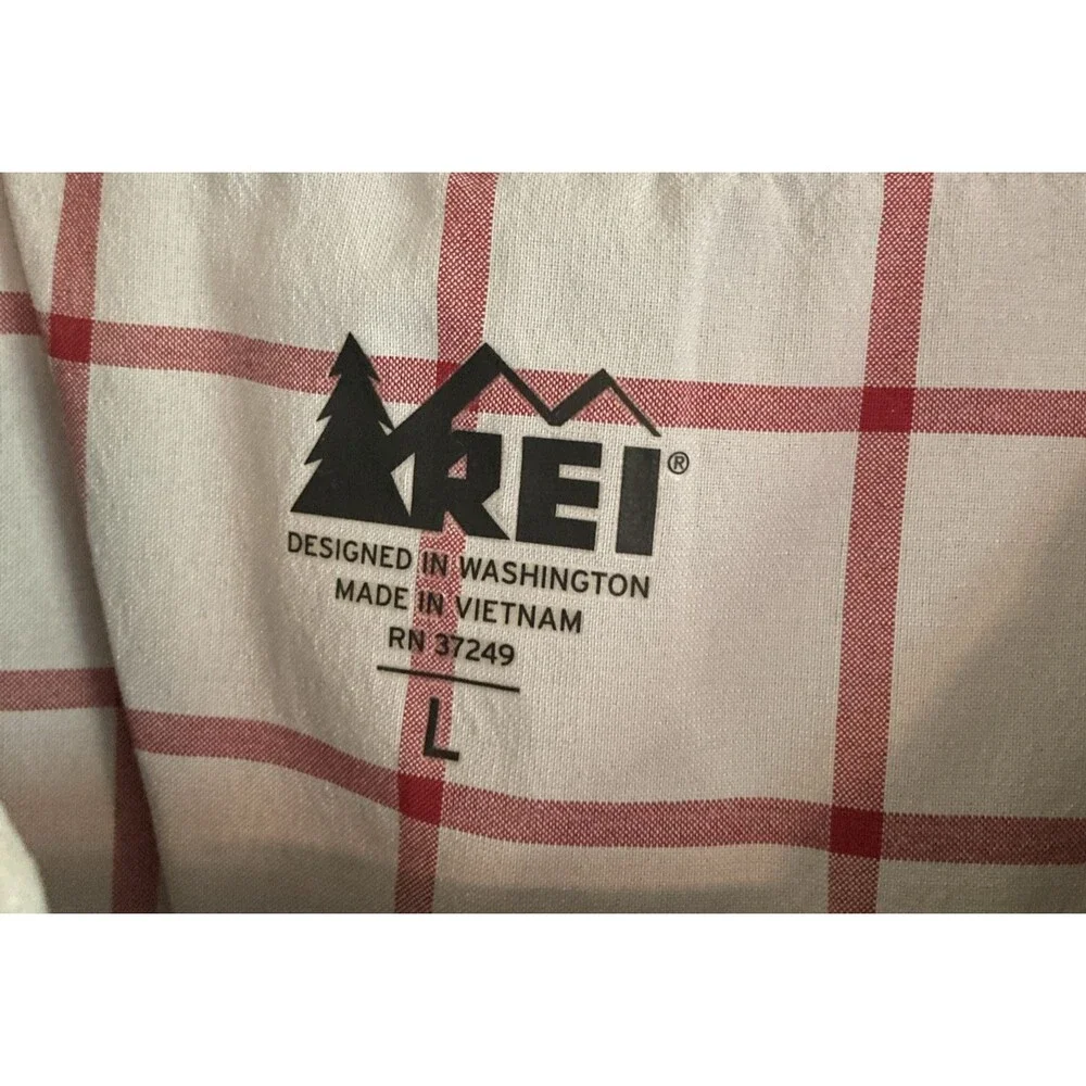 REI Mens L Short Sleeve Gray Red Plaid Camp Style Button Up Shirt Lightweight